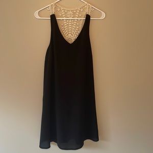 YA Los Angeles Black V Neck Sleeveless Embroidered Knit Back Midi Dress (Size L)